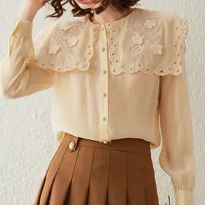 NWT! Embroidered Blouse cream/yellow XS